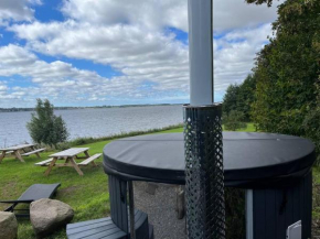 Hytte-vandudsigt-Hottub-hygge in Holbæk